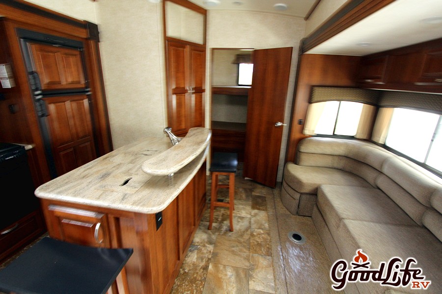 Bunkhouse used outside kitchen 5th wheel (18) - Good Life RV