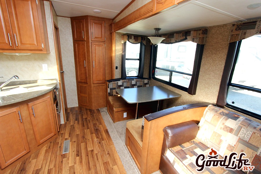 Canyon Trail Used Bunkhouse 5th Wheel up405386 (16) Good Life RV