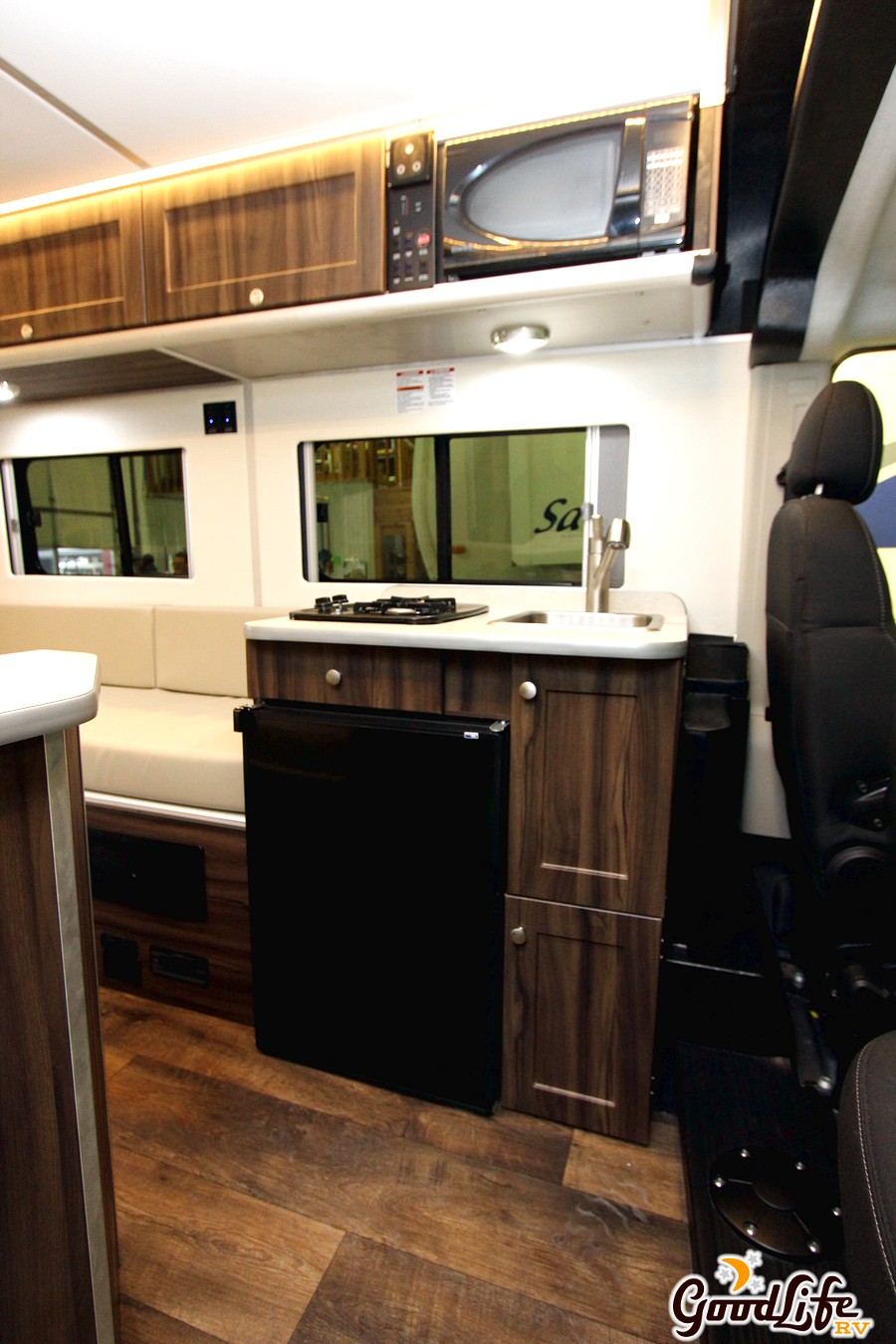 2018 Carado Banff P530507 (27) Good Life RV