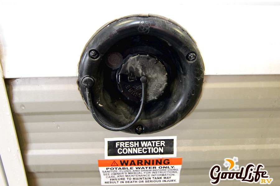 2016 Surfside 2610 UP100574A (11) Good Life RV