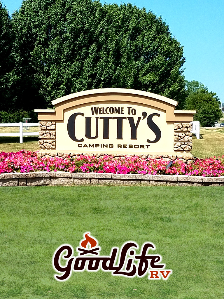 Cutty's Camping Club Entrance