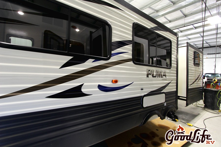 295BHS Puma Bunkhouse 5th wheel p079382 (5) Good Life RV