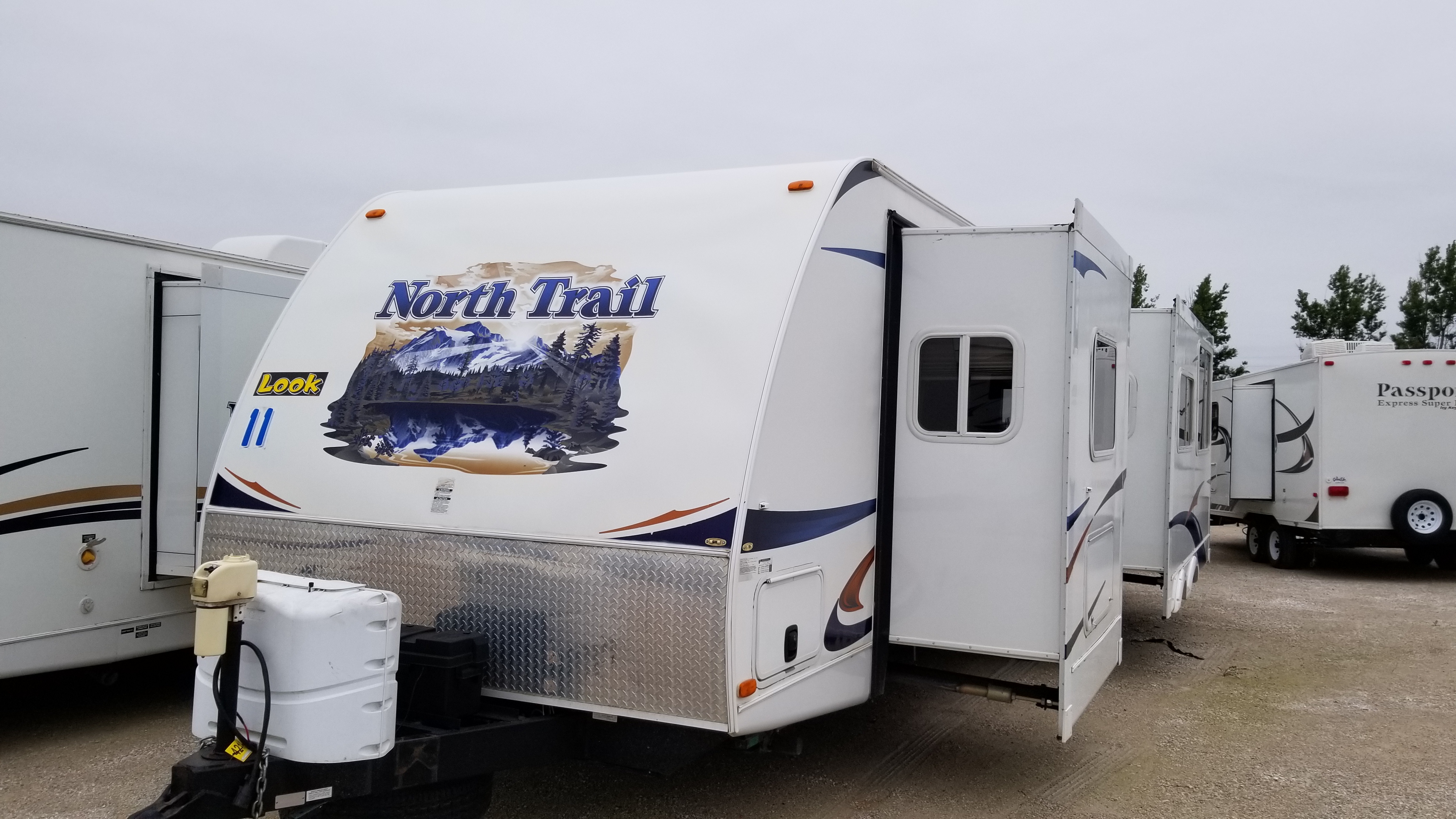 2011 Heartland North Trail 31RKDS Good Life RV