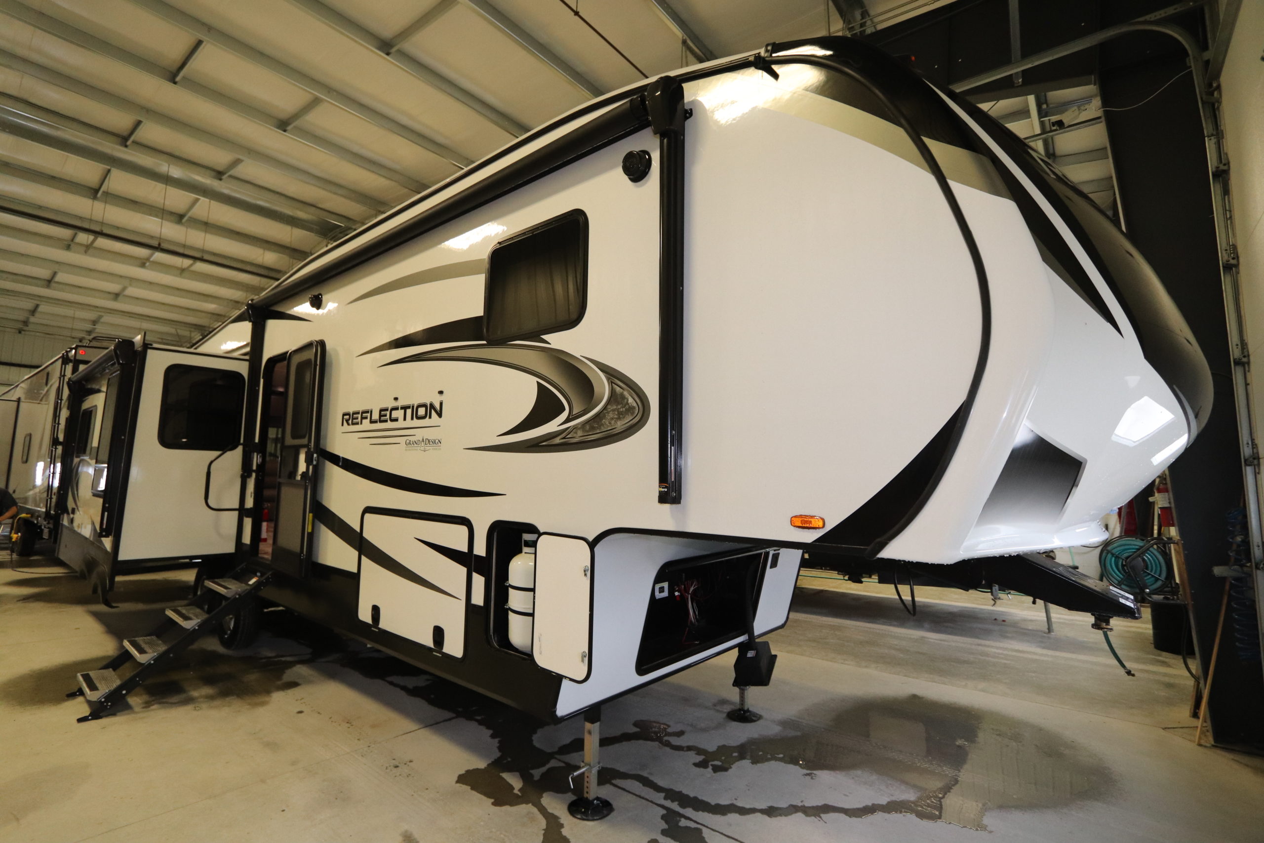 fifth wheel travel trailer brands